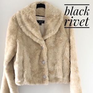 BLACK RIVET • faux fur cropped jacket in cream